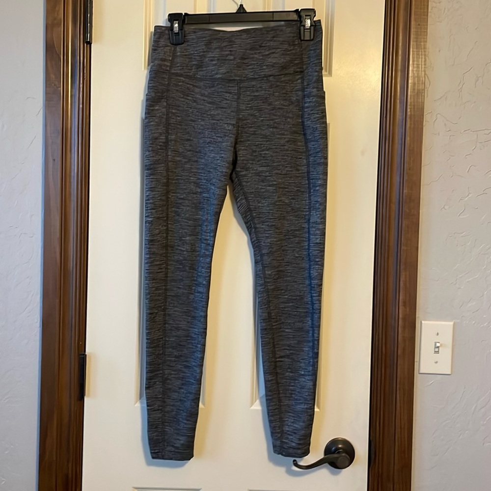 Black and gray leggings, pockets, full length
